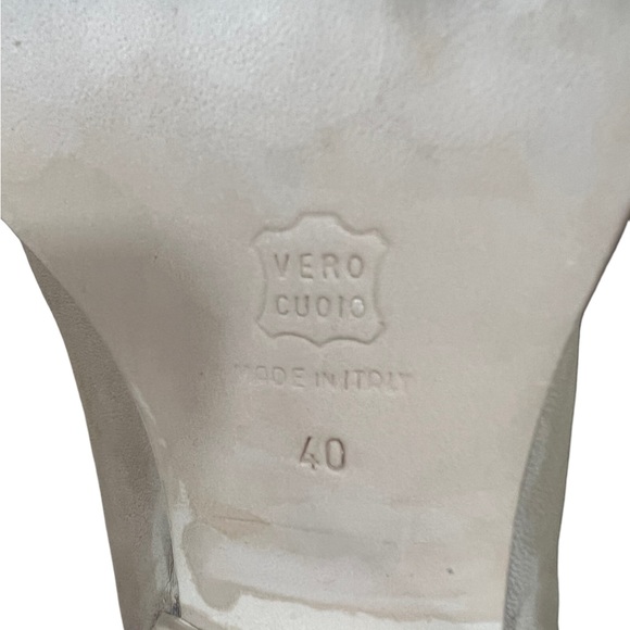 L D Tuttle hand sewn leather heeled slides in a size 40 or 9 soft lt tan color - Picture 6 of 6